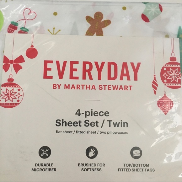 NEW TWIN Martha Stewart Sheet Set 4pc Flat Fitted 2 Pillowcases Christmas Theme - Picture 2 of 9